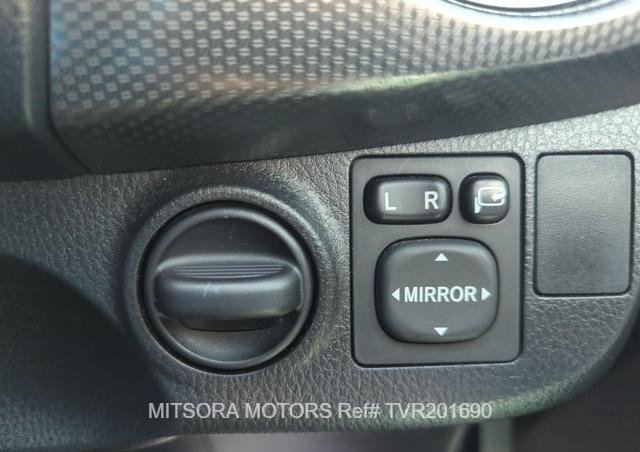 
								2016 TOYOTA VITZ RS full									