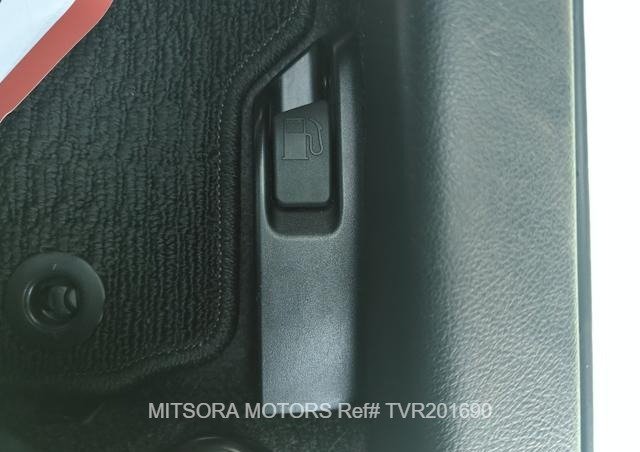 
								2016 TOYOTA VITZ RS full									