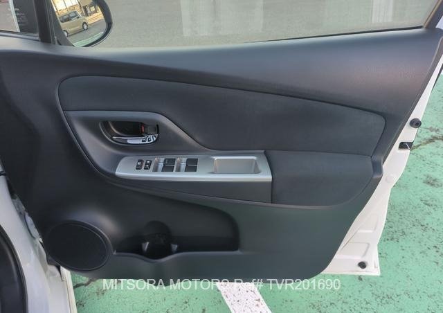 
								2016 TOYOTA VITZ RS full									