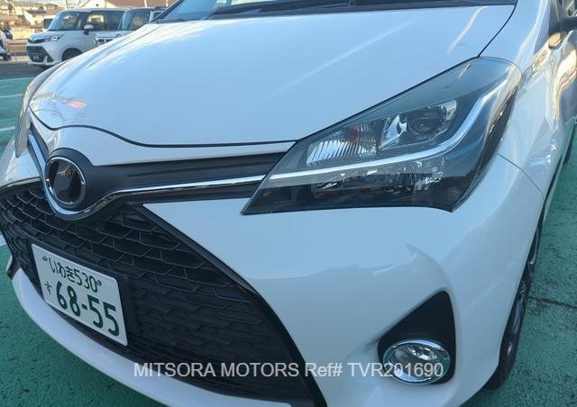 
								2016 TOYOTA VITZ RS full									
