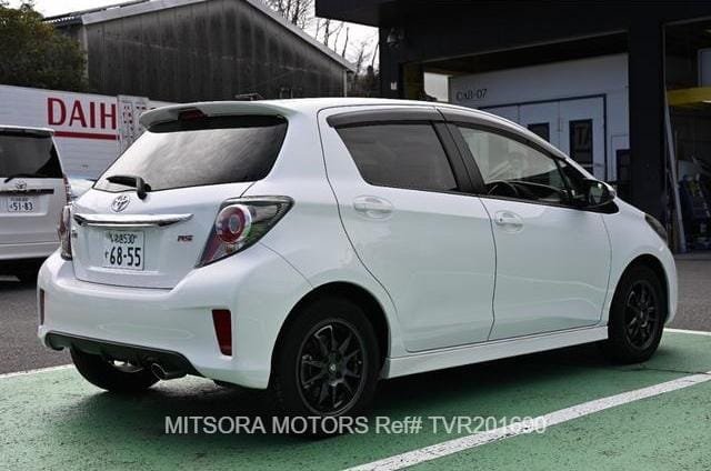 
								2016 TOYOTA VITZ RS full									