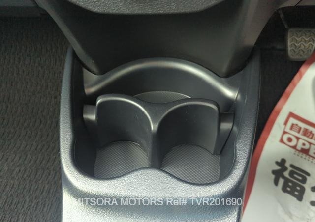 
								2016 TOYOTA VITZ RS full									