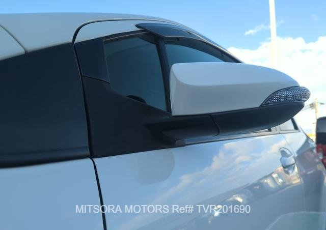 
								2016 TOYOTA VITZ RS full									