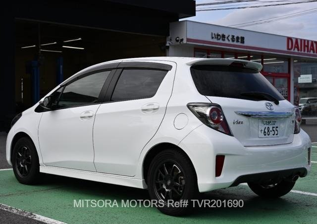 
								2016 TOYOTA VITZ RS full									