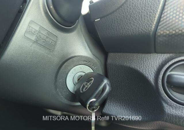 
								2016 TOYOTA VITZ RS full									