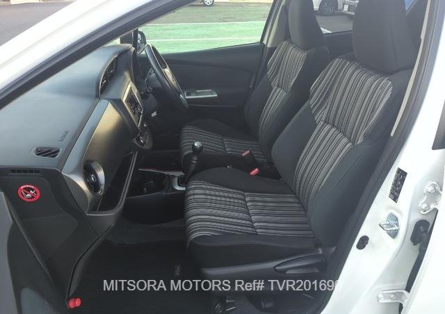 
								2016 TOYOTA VITZ RS full									