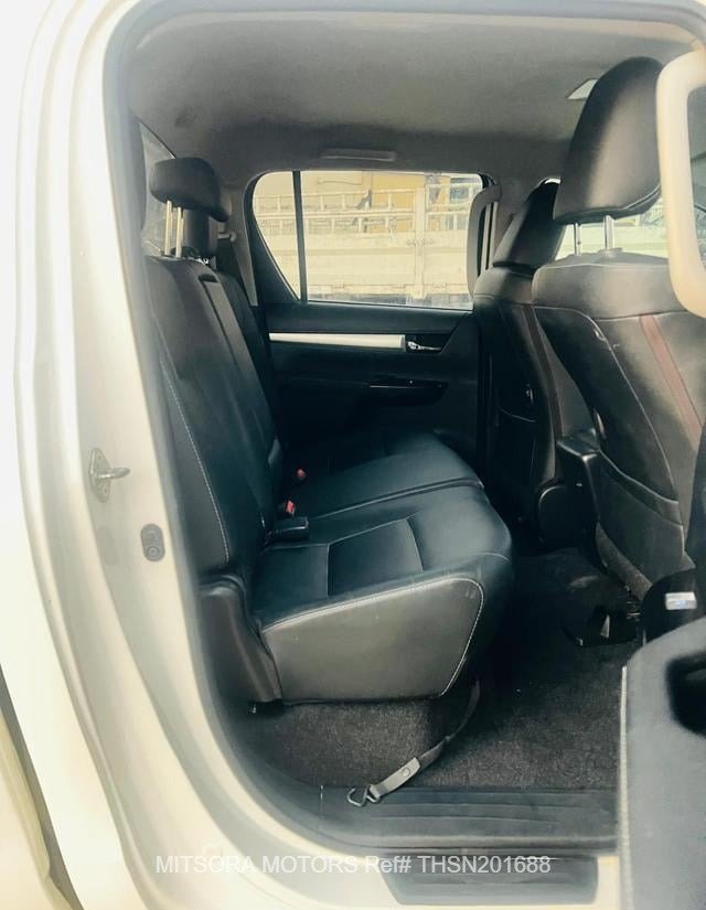 
								2016 TOYOTA HILUX full									