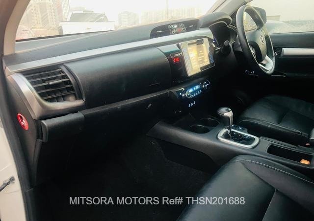 
								2016 TOYOTA HILUX full									