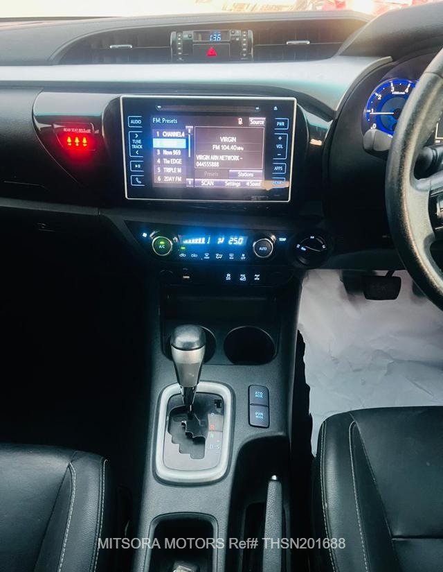 
								2016 TOYOTA HILUX full									