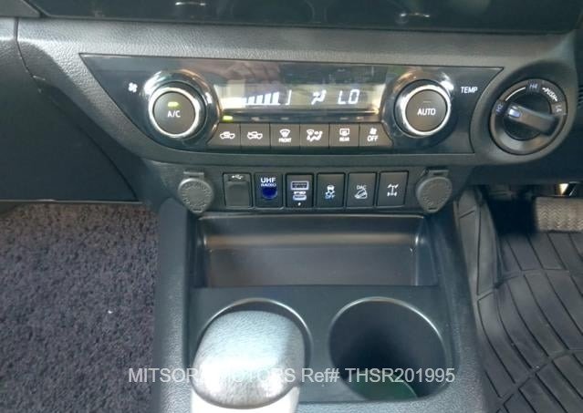 
								2019 TOYOTA HILUX SR5 full									