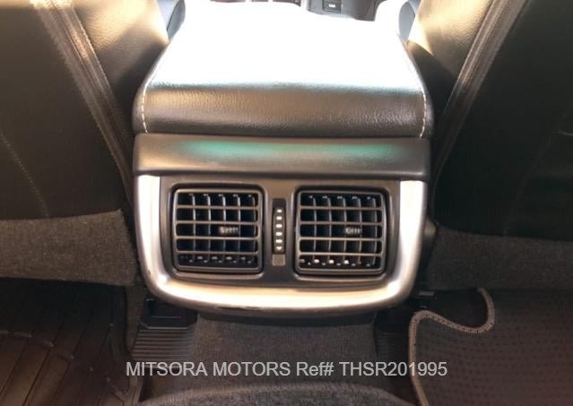
								2019 TOYOTA HILUX SR5 full									