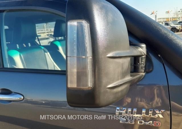 
								2019 TOYOTA HILUX SR5 full									
