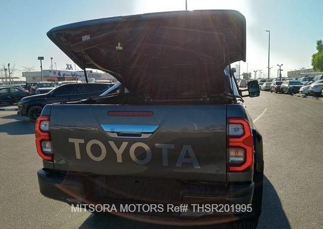 
								2019 TOYOTA HILUX SR5 full									