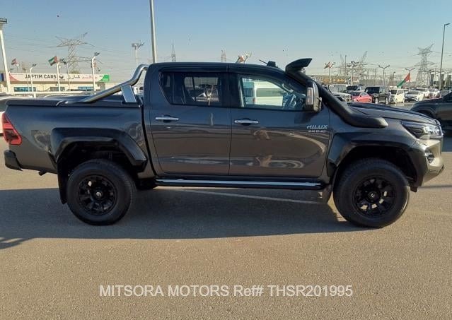 
								2019 TOYOTA HILUX SR5 full									