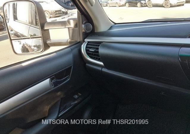 
								2019 TOYOTA HILUX SR5 full									