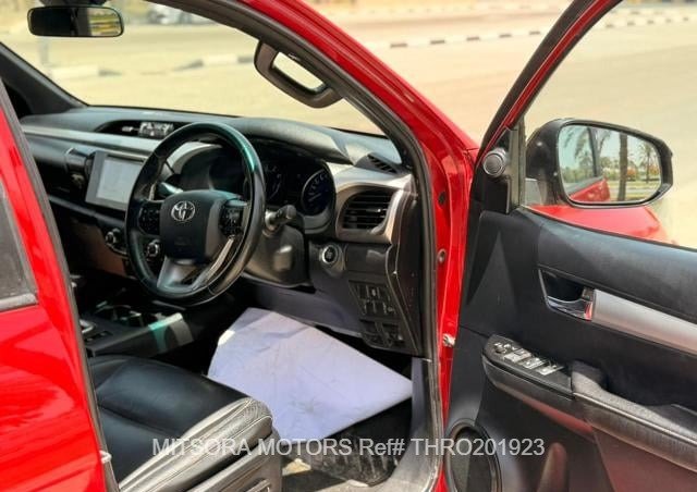 
								2019 TOYOTA HILUX ROGUE full									
