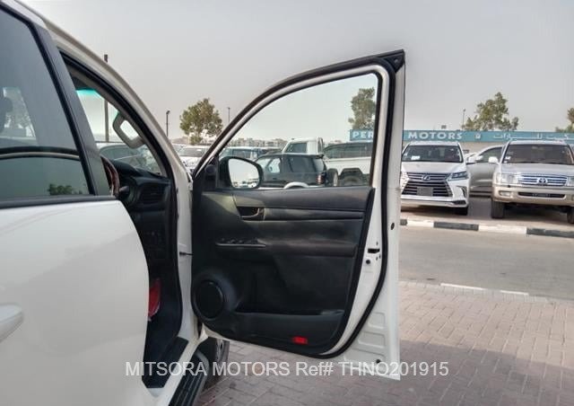 
								2019 TOYOTA HILUX full									