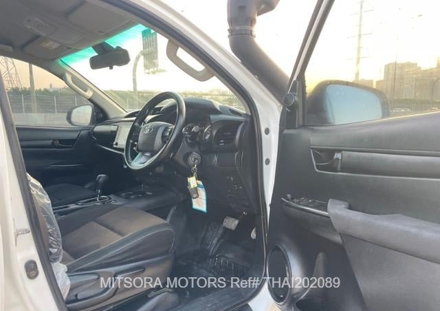 
								2020 TOYOTA HILUX full									