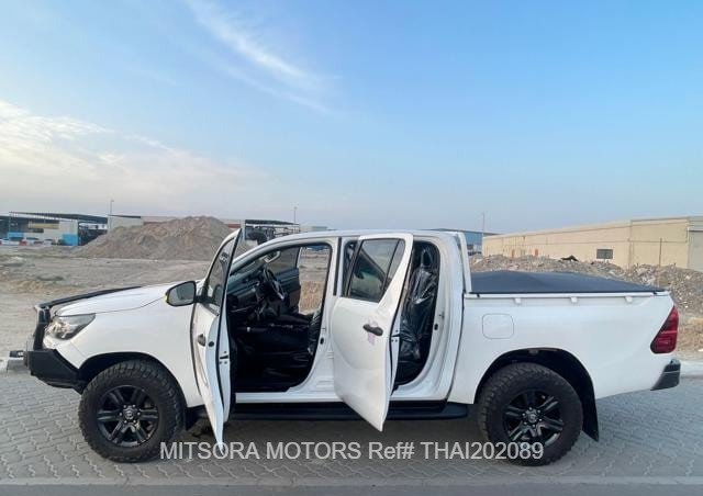
								2020 TOYOTA HILUX full									