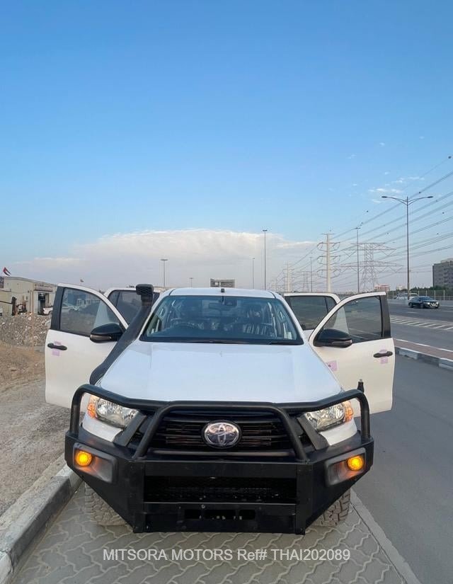 
								2020 TOYOTA HILUX full									