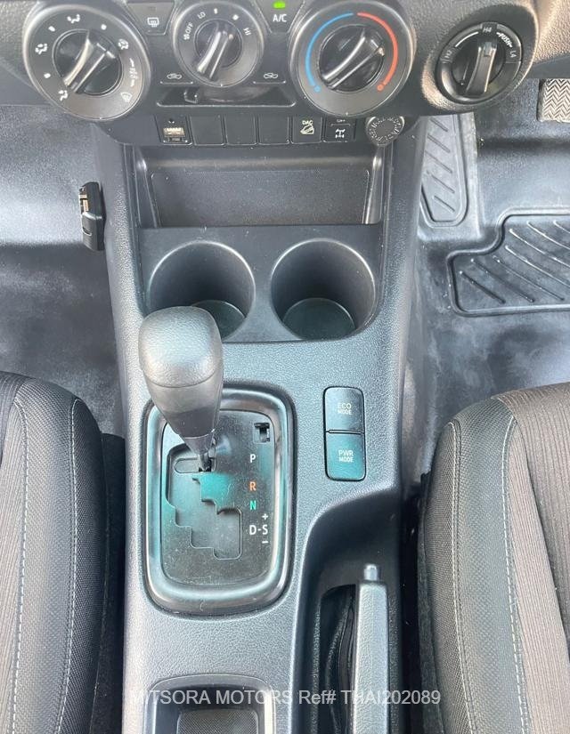 
								2020 TOYOTA HILUX full									