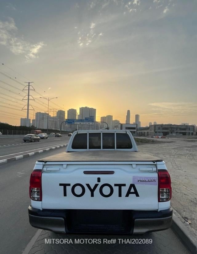 
								2020 TOYOTA HILUX full									