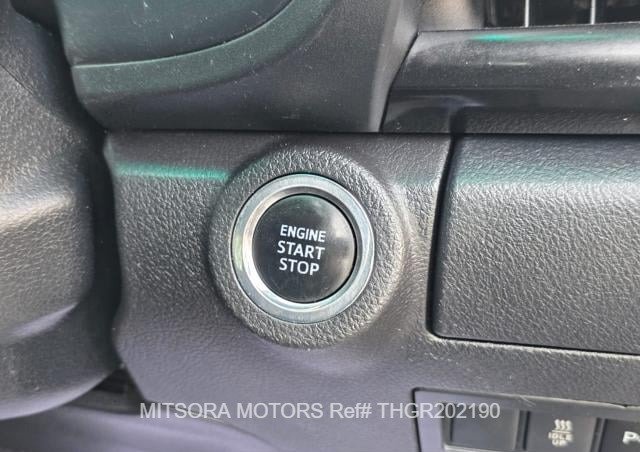 
								2021 TOYOTA HILUX ROGUE | FACE LIFTED | GR KIT full									