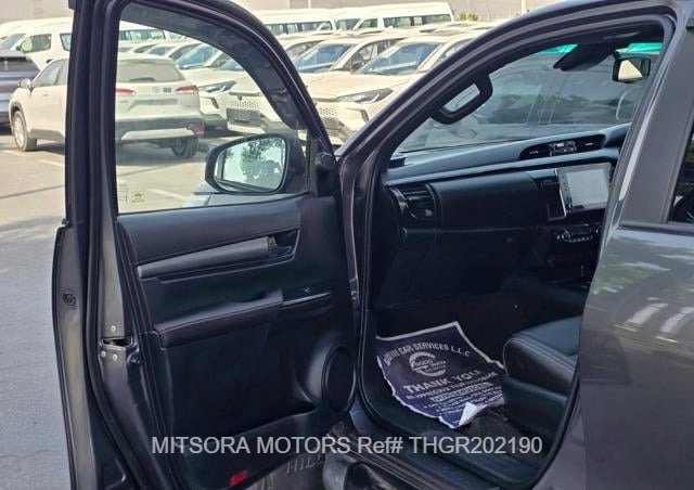 
								2021 TOYOTA HILUX ROGUE | FACE LIFTED | GR KIT full									