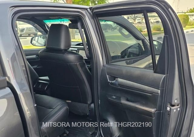 
								2021 TOYOTA HILUX ROGUE | FACE LIFTED | GR KIT full									