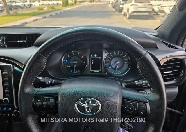 
								2021 TOYOTA HILUX ROGUE | FACE LIFTED | GR KIT full									