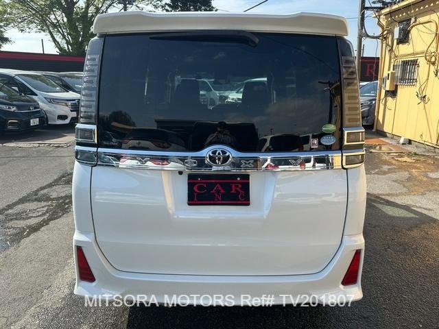 
								2018 TOYOTA VOXY ZS KIRAMEKI full									