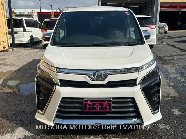 
								2018 TOYOTA VOXY ZS KIRAMEKI full									