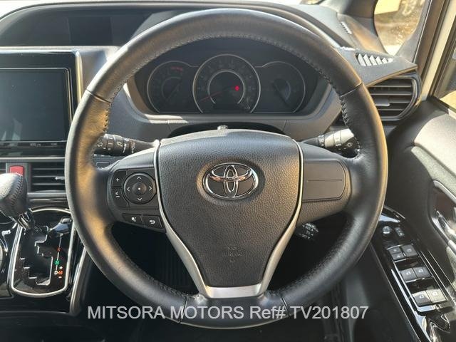 
								2018 TOYOTA VOXY ZS KIRAMEKI full									