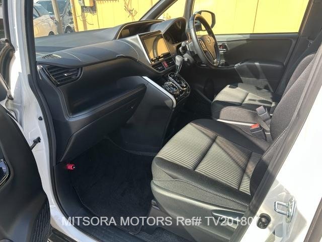 
								2018 TOYOTA VOXY ZS KIRAMEKI full									