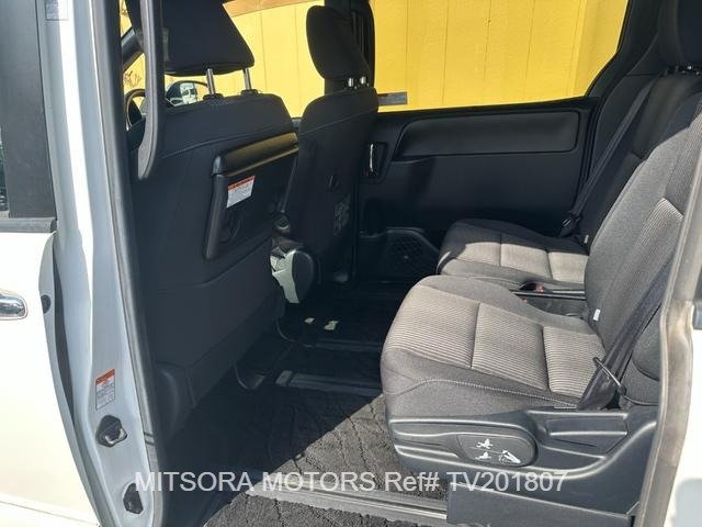 
								2018 TOYOTA VOXY ZS KIRAMEKI full									
