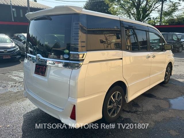 
								2018 TOYOTA VOXY ZS KIRAMEKI full									