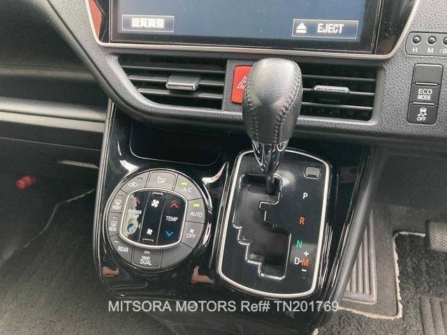 
								2017 TOYOTA NOAH SI WxB full									