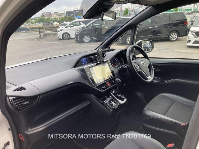 
								2017 TOYOTA NOAH SI WxB full									
