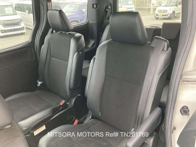 
								2017 TOYOTA NOAH SI WxB full									