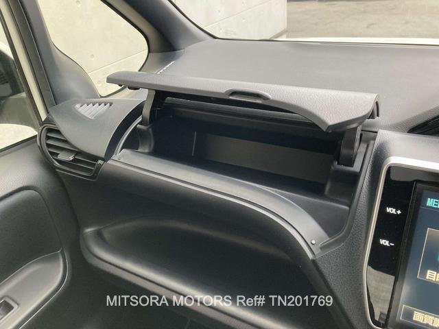 
								2017 TOYOTA NOAH SI WxB full									