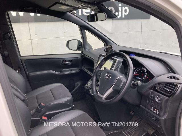 
								2017 TOYOTA NOAH SI WxB full									