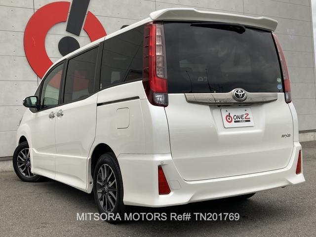 
								2017 TOYOTA NOAH SI WxB full									