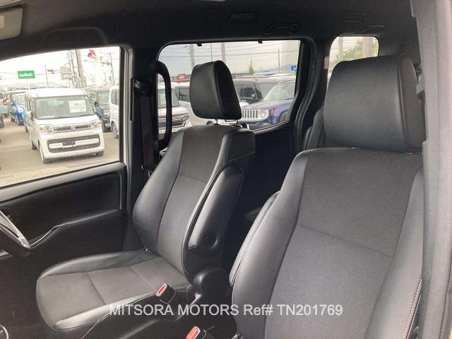 
								2017 TOYOTA NOAH SI WxB full									