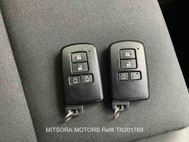 
								2017 TOYOTA NOAH SI WxB full									