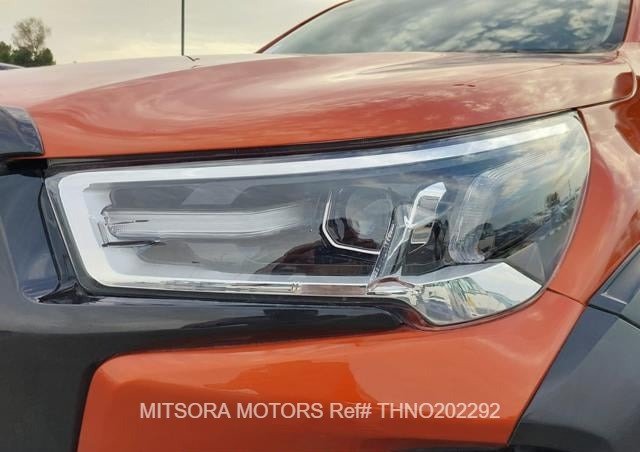 
								2022 TOYOTA HILUX full									
