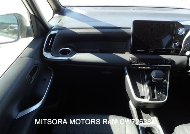
								2022 TOYOTA NOAH full									