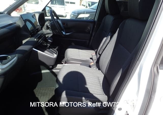 
								2022 TOYOTA NOAH full									
