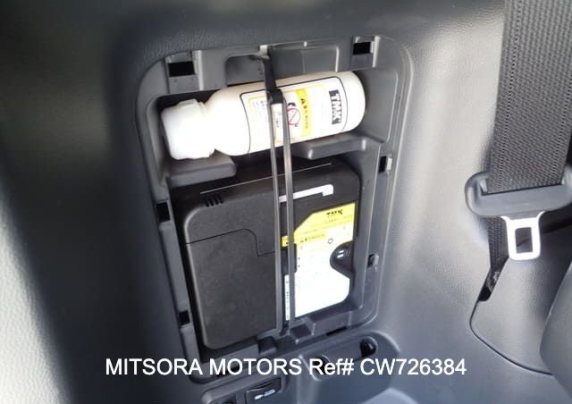 
								2022 TOYOTA NOAH full									