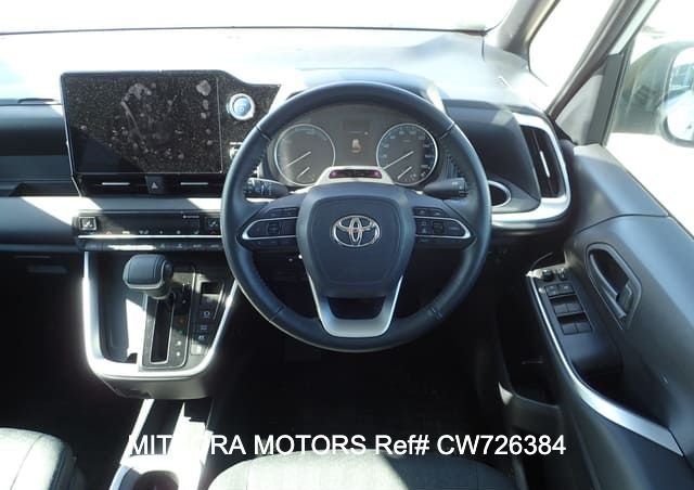 
								2022 TOYOTA NOAH full									
