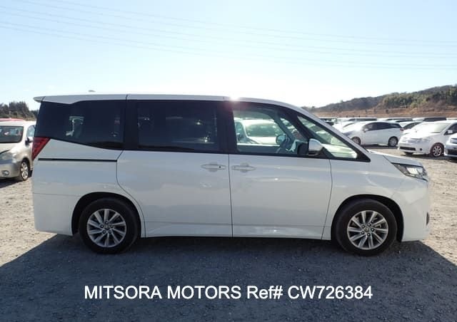 
								2022 TOYOTA NOAH full									
